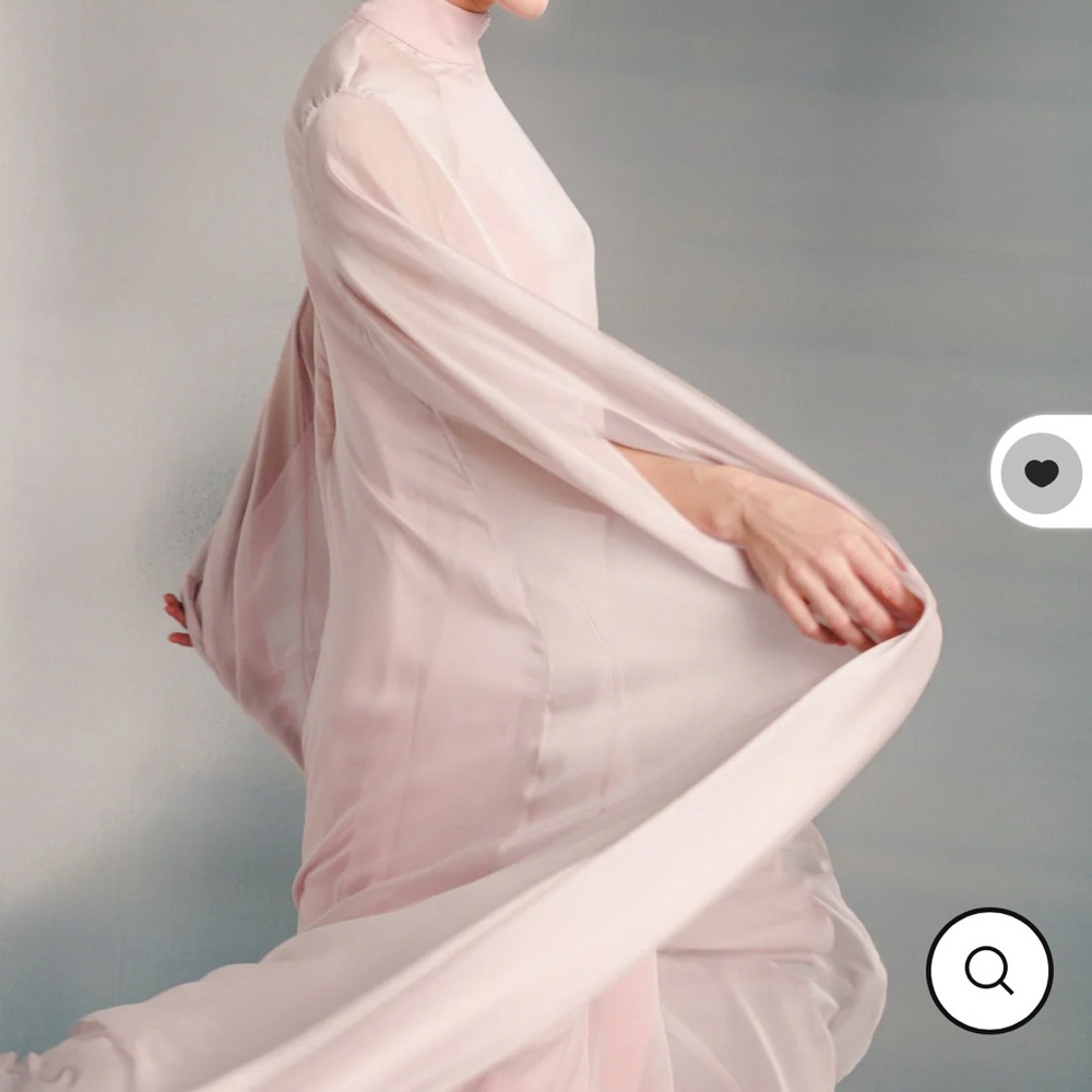 Pink - Picture 3 of 6